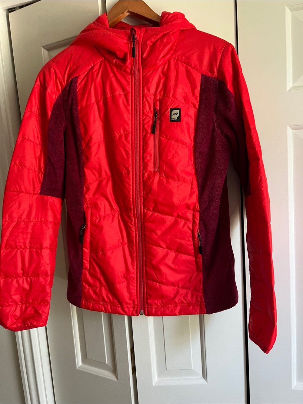 Orage New women’s Outdoor Hooded Jacket - Red & Maroon